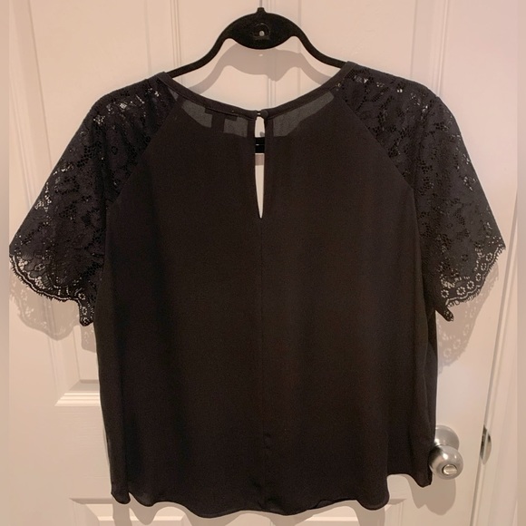 Ann Taylor Navy Short Sleeve Blouse with Floral Eyelash Lace Sleeves, XL - Picture 4 of 5